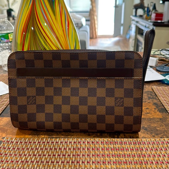 LOUIS VUITTON
Damier Ebene Pochette Saint Louis Clutch - Picture 1 of 12